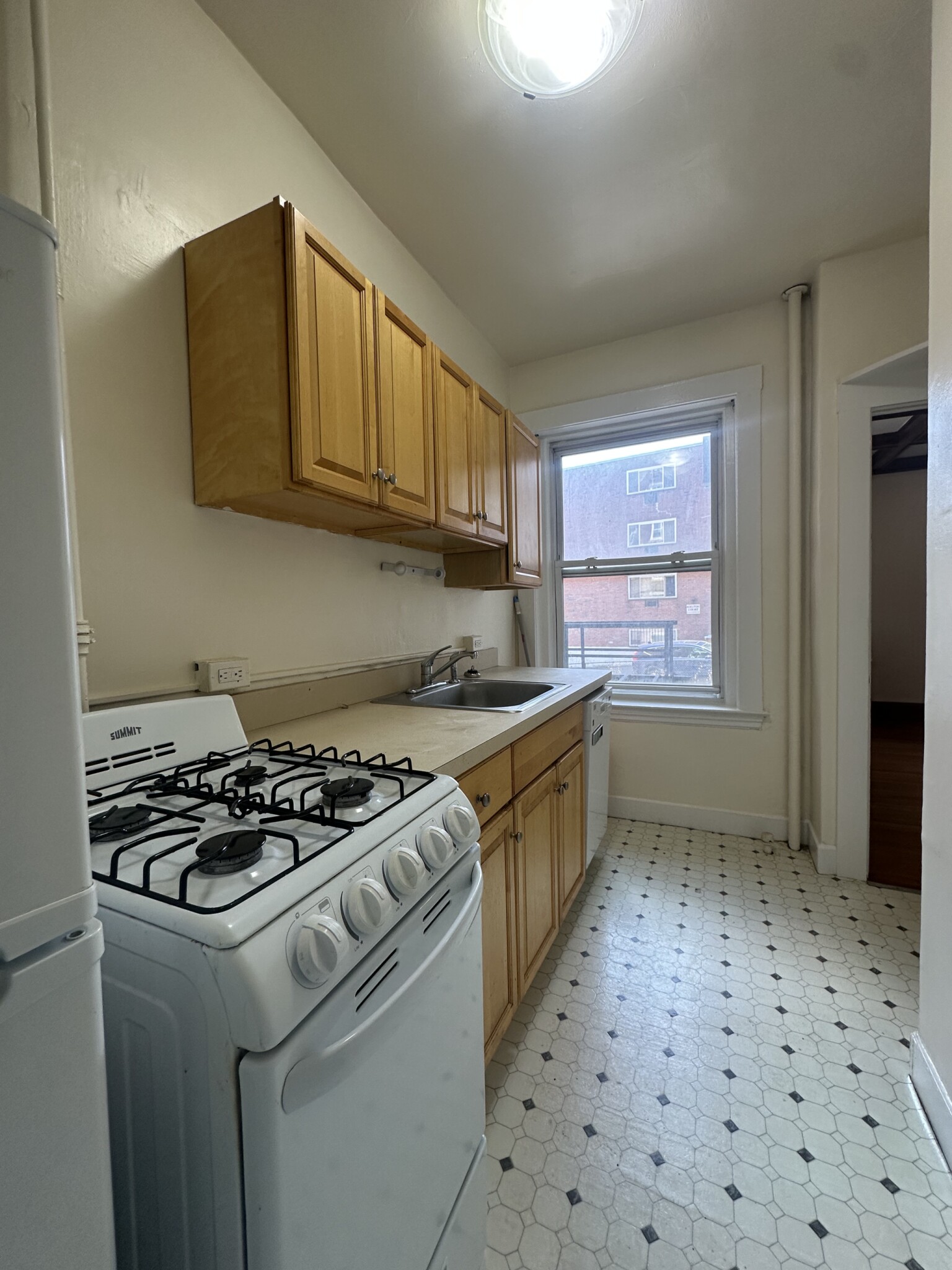 2 bed, 1 bath apartment for rent at 1368 Commonwealth Ave Unit 1, Allston — photo 8 of 24