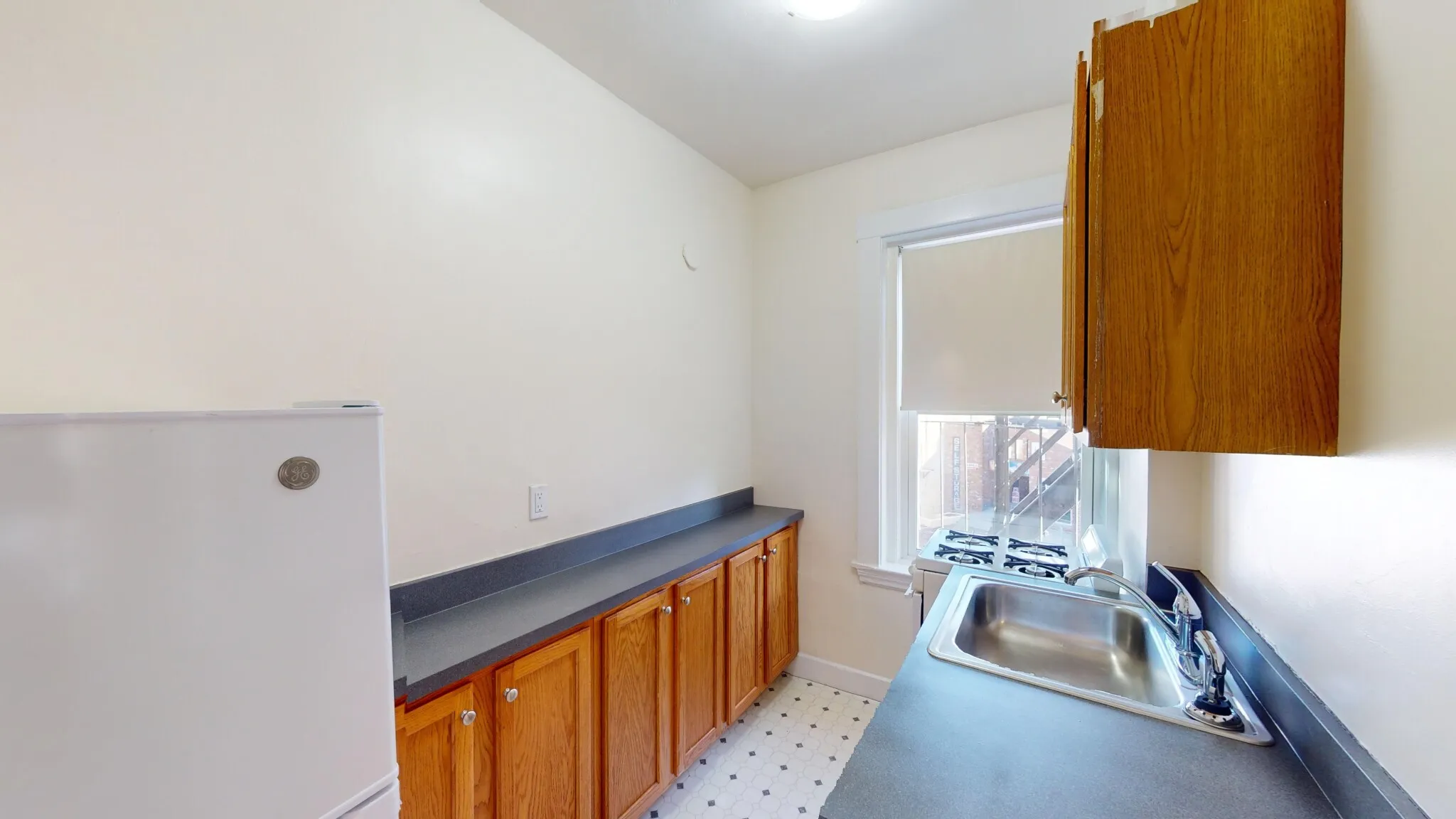 Studio bed, 1 bath apartment for rent at 1368 Commonwealth Ave Unit 11, Allston — photo 3 of 21