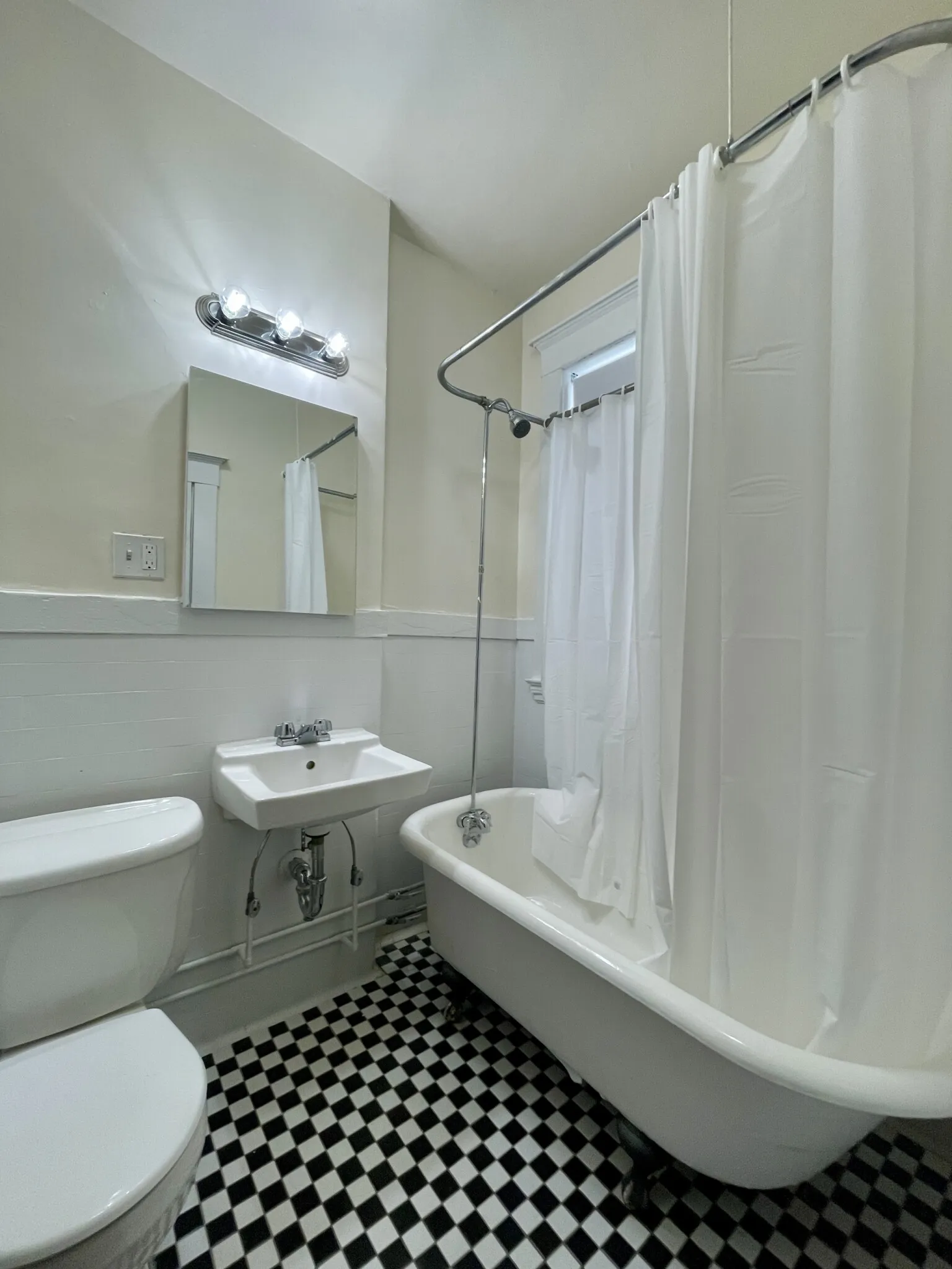Studio bed, 1 bath apartment for rent at 1368 Commonwealth Ave Unit 11, Allston — photo 11 of 21