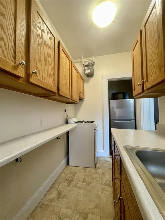Studio bed, 1 bath apartment for rent at 1368 Commonwealth Ave Unit 2, Allston — photo 8 of 10