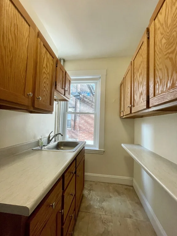 Studio bed, 1 bath apartment for rent at 1368 Commonwealth Ave Unit 2, Allston — photo 7 of 10