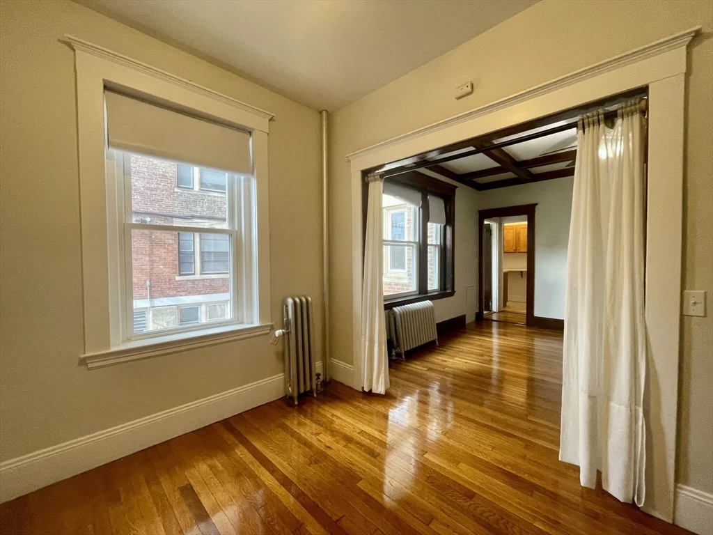 Studio bed, 1 bath apartment for rent at 1368 Commonwealth Ave Unit 2, Allston