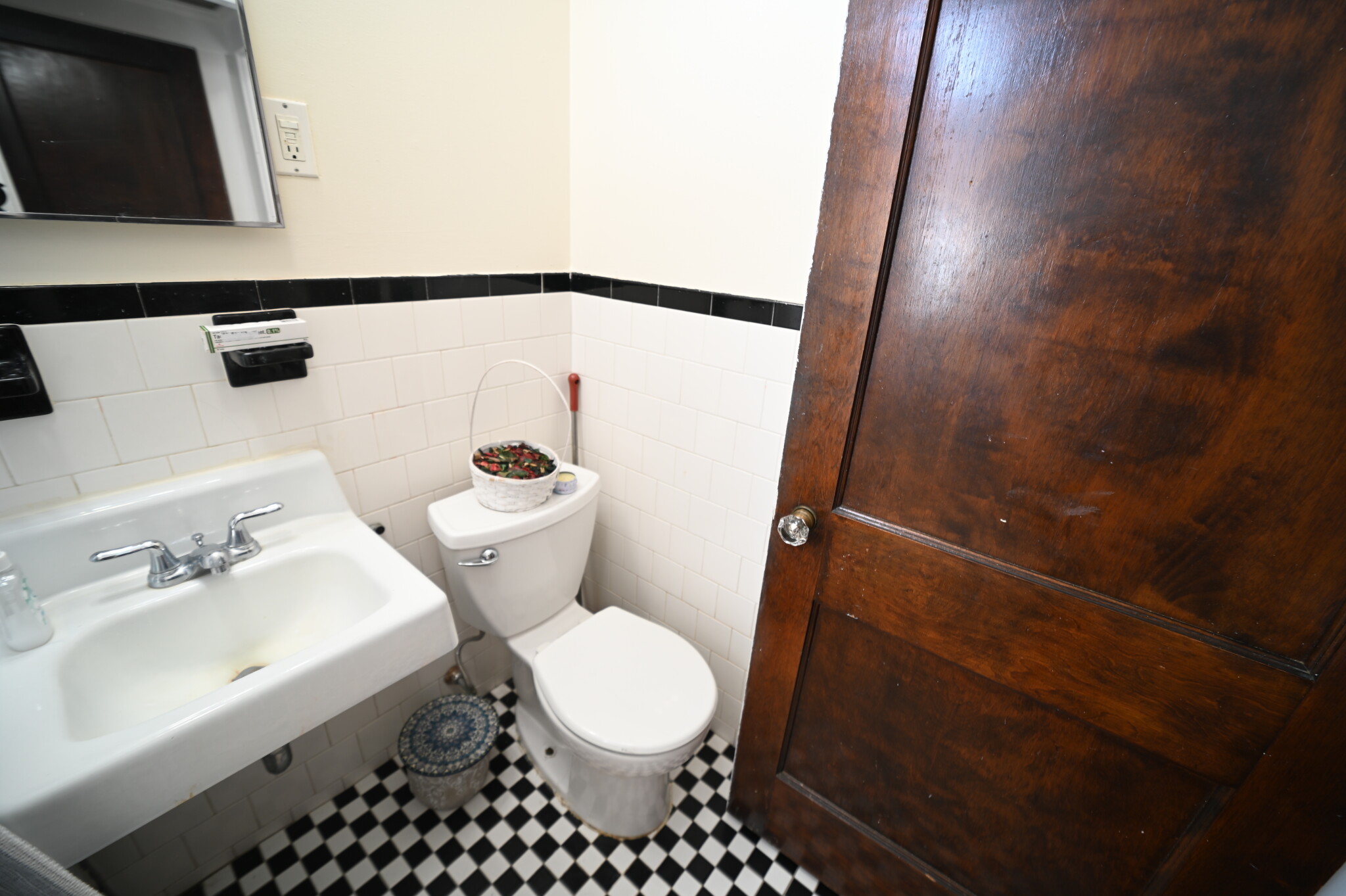 Studio bed, 1 bath apartment for rent at 1368 Commonwealth Ave Unit 27, Allston — photo 7 of 10