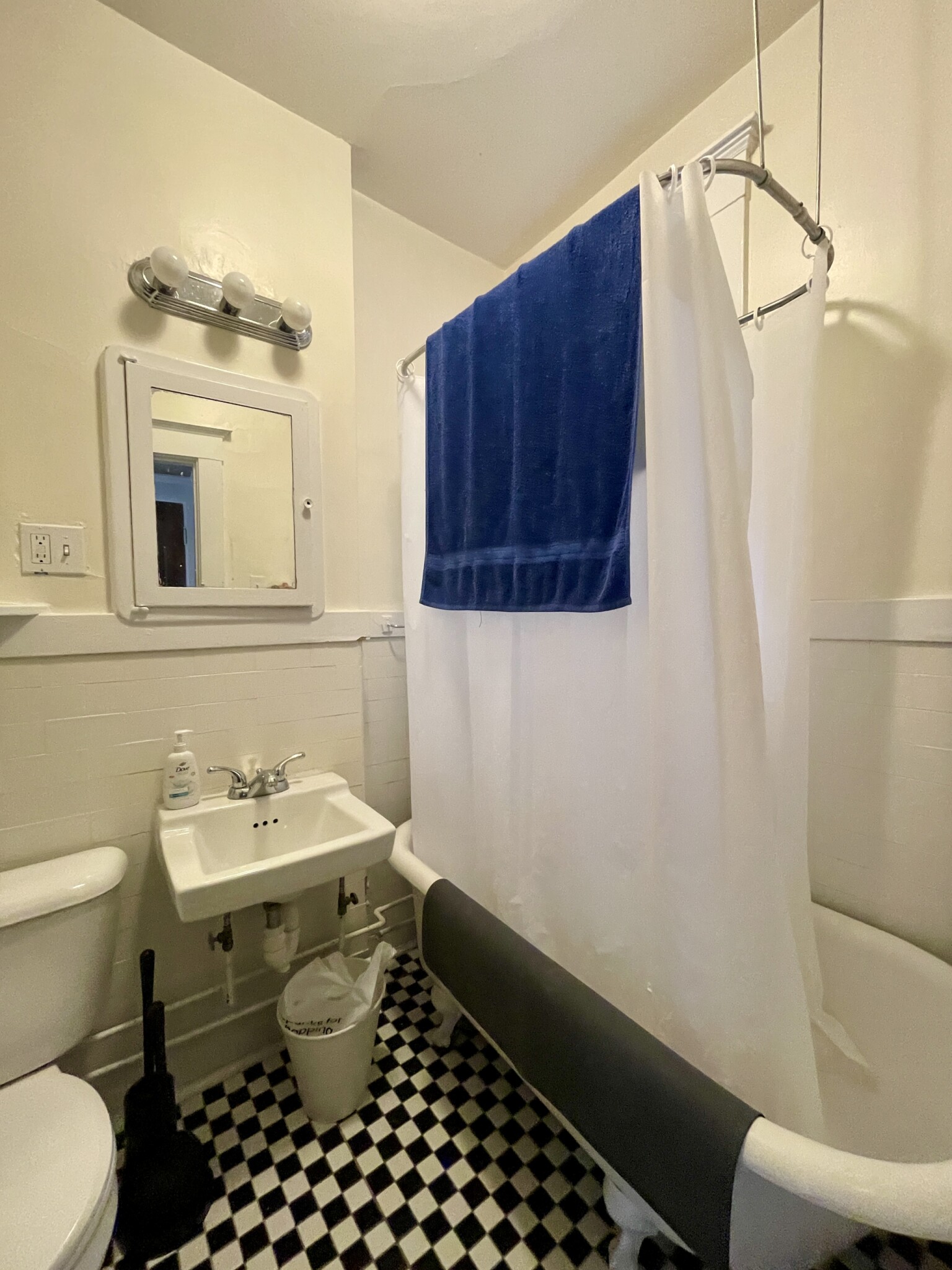Studio bed, 1 bath apartment for rent at 1368 Commonwealth Ave Unit 30, Allston — photo 3 of 8