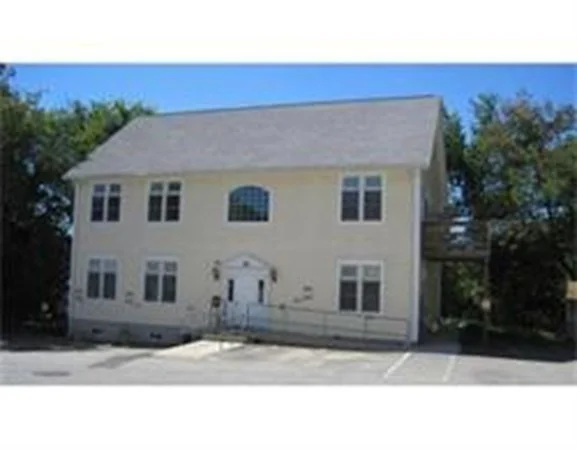 1 bed, 1 bath apartment for rent at 136R Main St Unit 1, Acton — photo 1 of 19