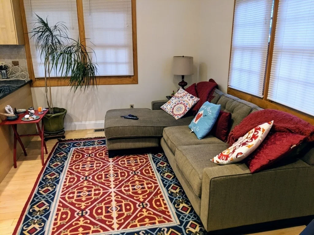 1 bed, 1 bath apartment for rent at 136R Main St Unit 1, Acton — photo 2 of 19