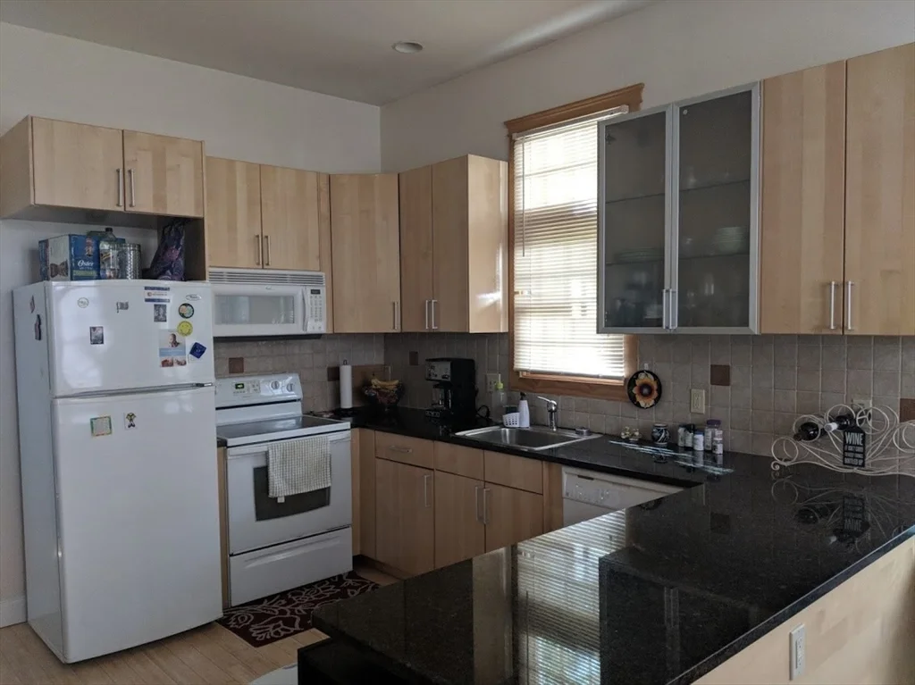 1 bed, 1 bath apartment for rent at 136R Main St Unit 1, Acton — photo 3 of 19