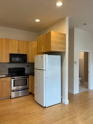 2 bed, 2 bath apartment for rent at 136R Main St Unit 2, Acton — photo 7 of 12