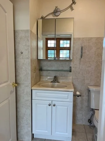 2 bed, 2 bath apartment for rent at 136R Main St Unit 2, Acton — photo 5 of 12