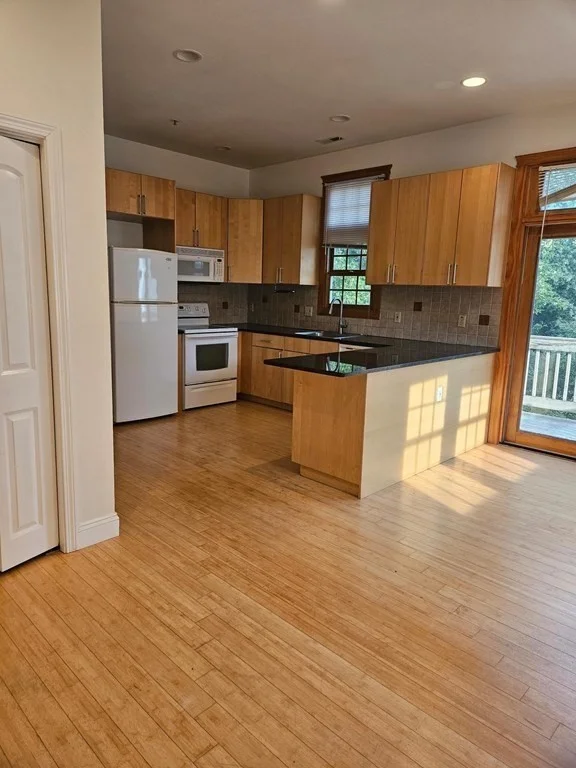 1 bed, 1 bath apartment for rent at 136r Main St Unit 3, Acton — photo 2 of 11