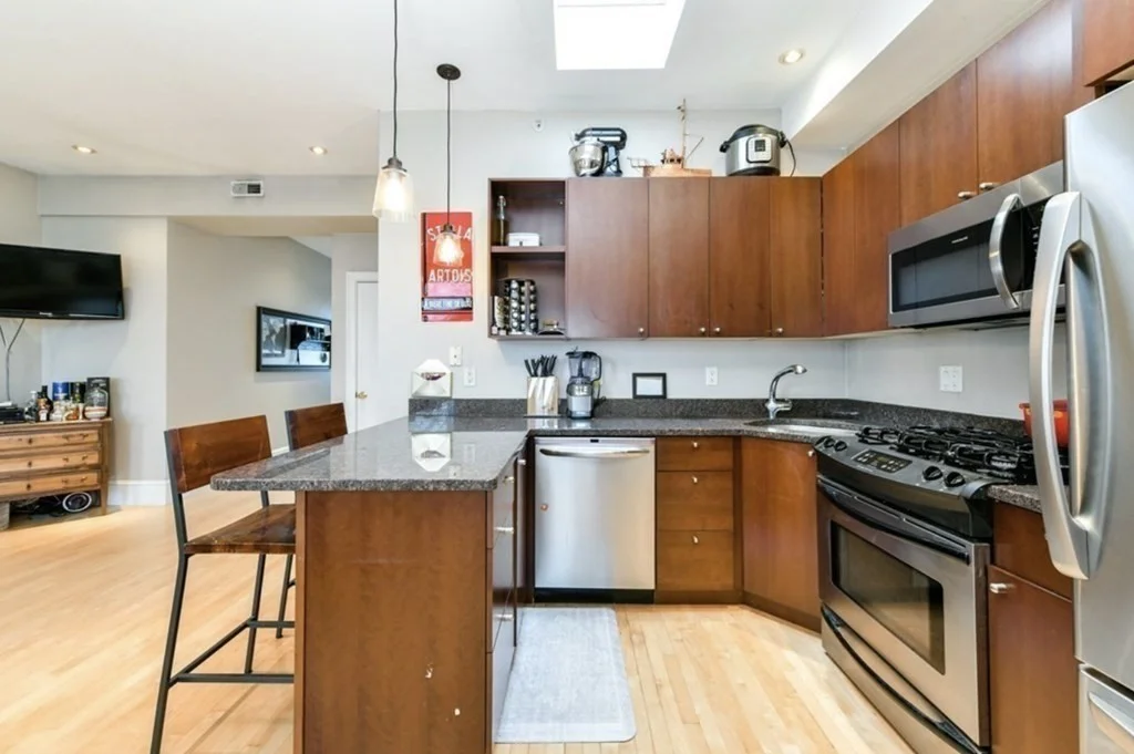 1 bed, 1 bath apartment for rent at 137-139 D St Unit 5, South Boston