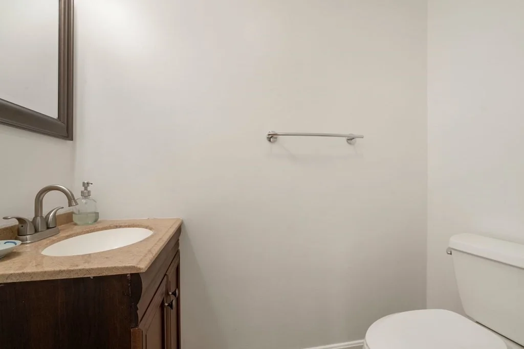 4 bed, 3.5 bath apartment for rent at 137 3rd St Unit 1, South Boston — photo 10 of 16