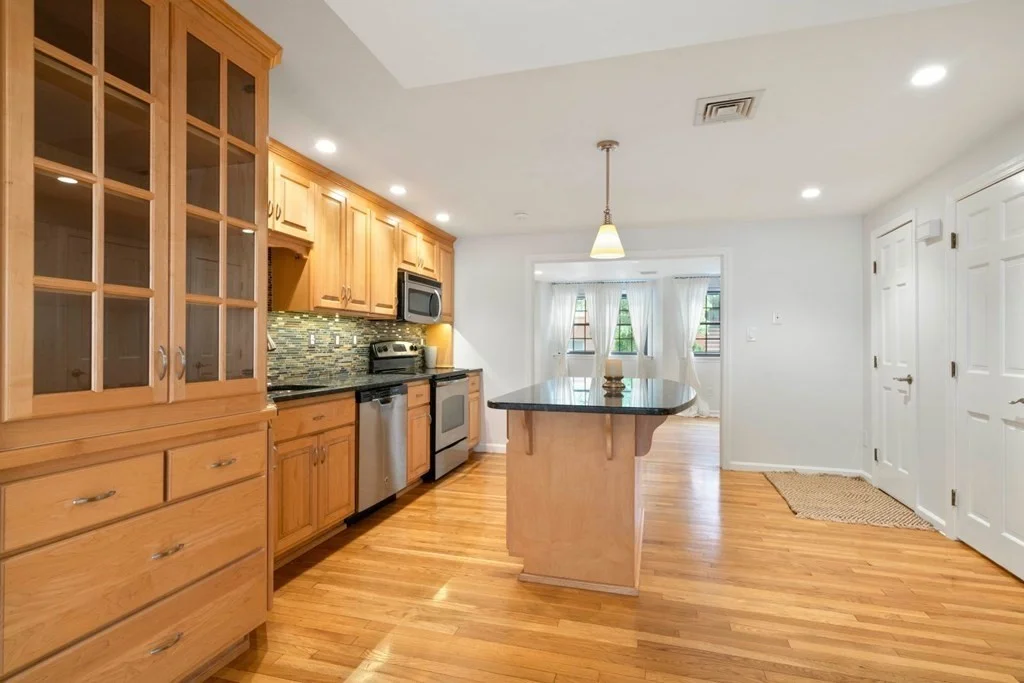 4 bed, 3.5 bath apartment for rent at 137 3rd St Unit 1, South Boston — photo 2 of 16