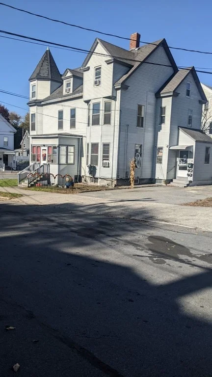 3 bed, 1 bath apartment for rent at 137 Cedar Unit 2, Zip 01830