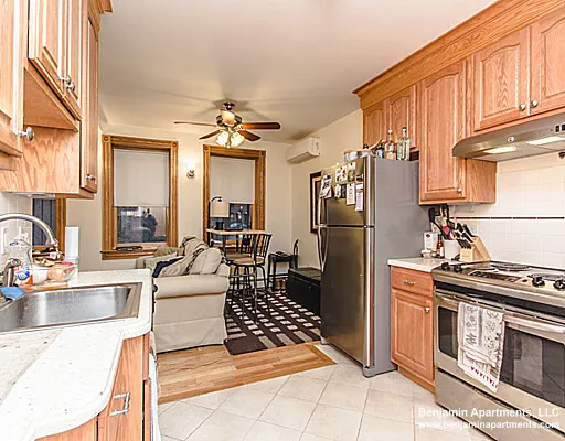 2 bed, 1 bath apartment for rent at 137 Charles St Unit 3, Beacon Hill — photo 2 of 6