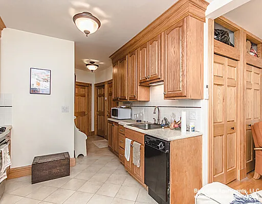 2 bed, 1 bath apartment for rent at 137 Charles St Unit 3, Beacon Hill — photo 4 of 6