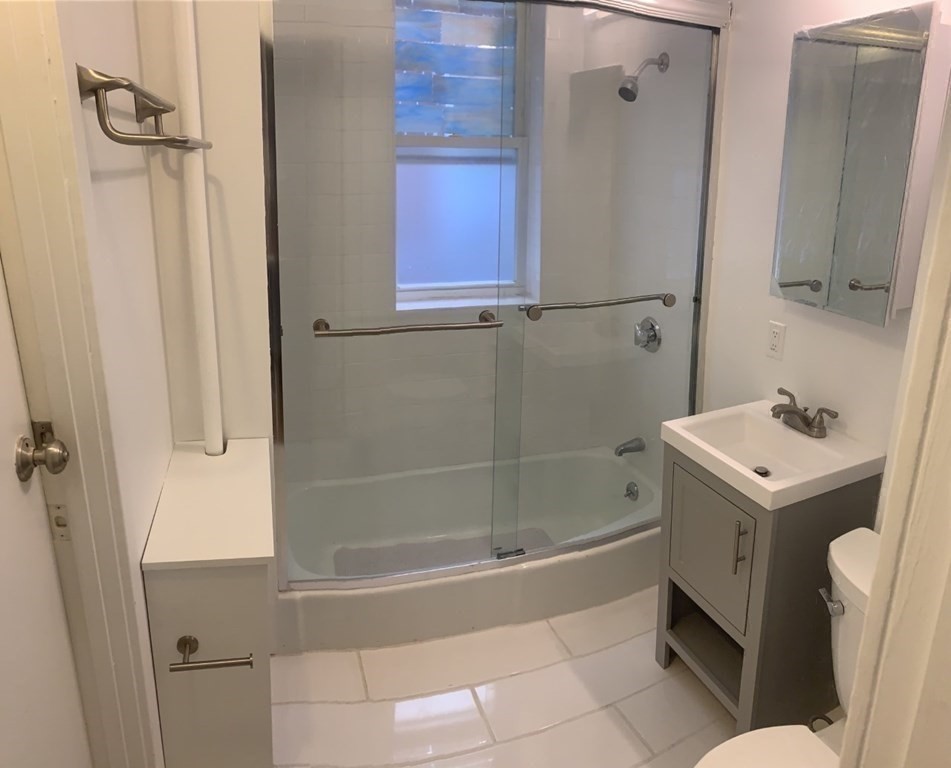 2 bed, 2 bath apartment for rent at 137 Chiswick Rd Unit 2, Brighton — photo 5 of 11