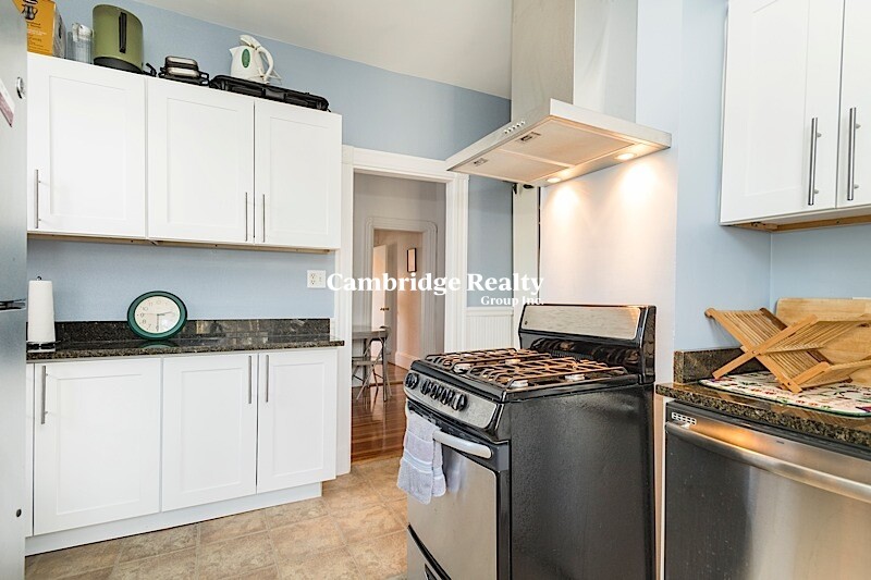 1 bed, 1 bath apartment for rent at 137 Columbia St Unit 2T, The Port — photo 1 of 10