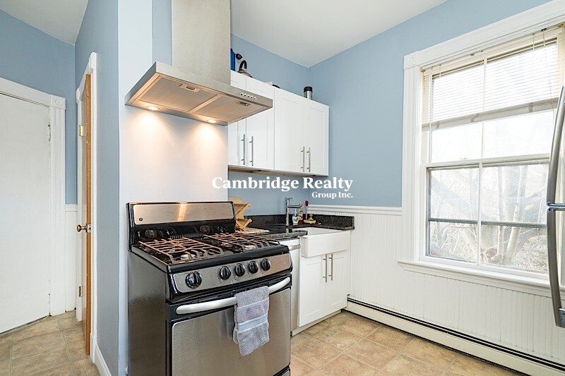 1 bed, 1 bath apartment for rent at 137 Columbia St Unit 2T, The Port — photo 2 of 10