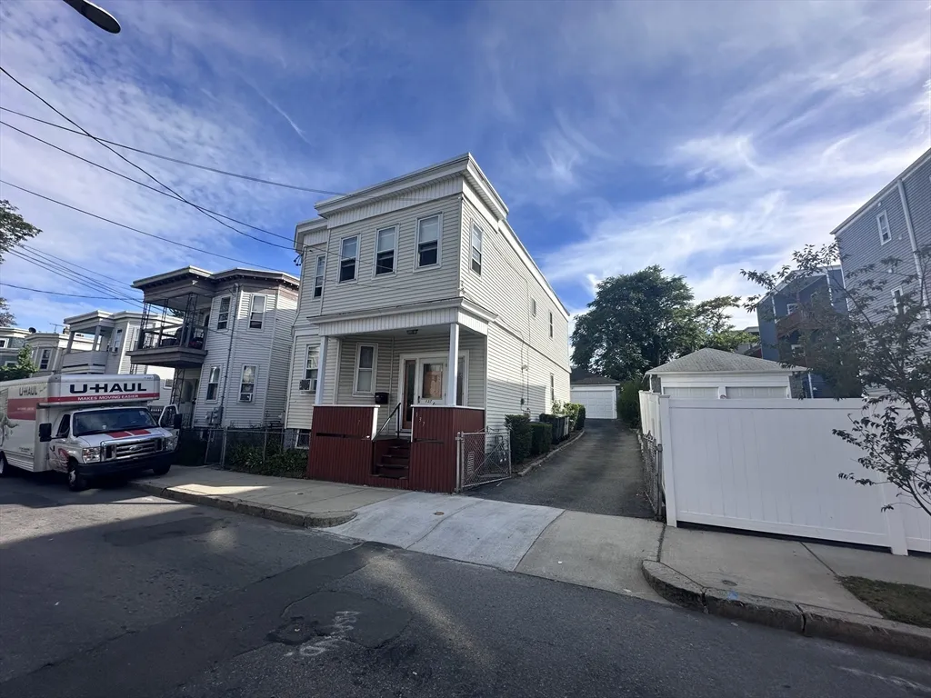 3 bed, 1 bath apartment for rent at 137 Congress St Unit 2, Chelsea — photo 1 of 11