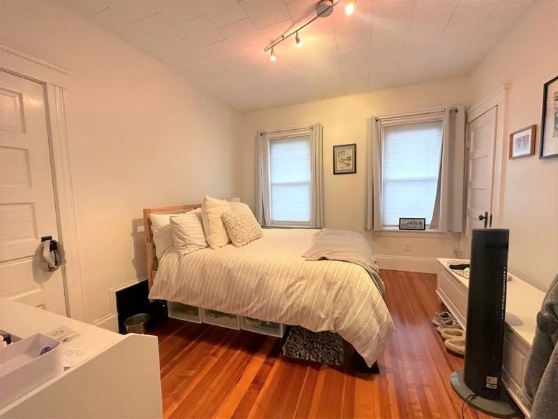 2 bed, 1 bath apartment for rent at 137 Dudley St Unit 3, North Cambridge — photo 13 of 18