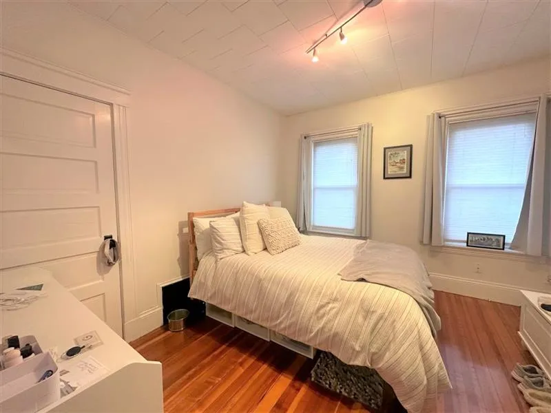 2 bed, 1 bath apartment for rent at 137 Dudley St Unit 3, North Cambridge — photo 11 of 18