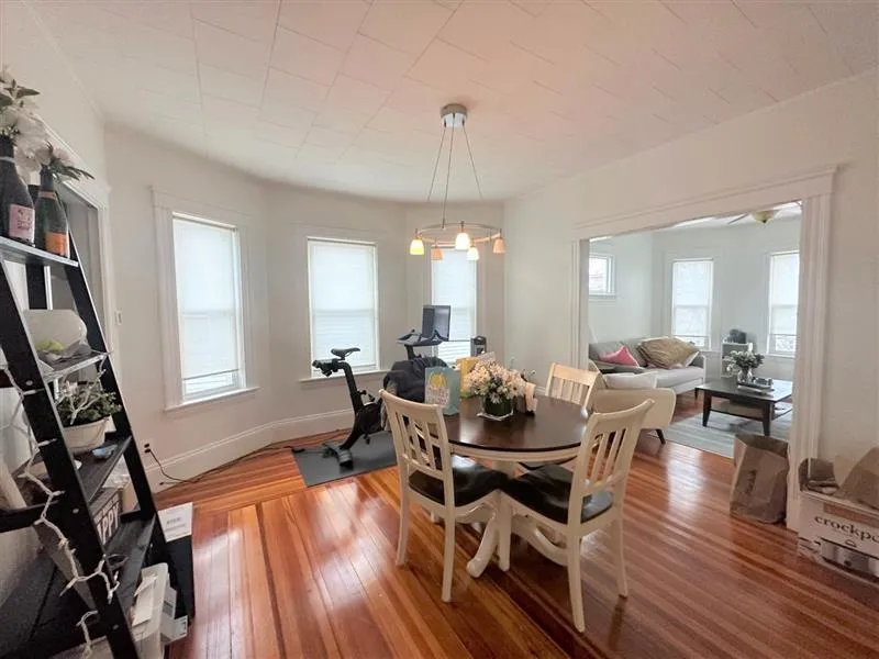 2 bed, 1 bath apartment for rent at 137 Dudley St Unit 3, North Cambridge — photo 3 of 18