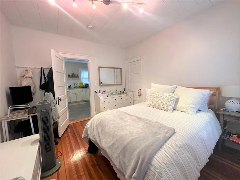 2 bed, 1 bath apartment for rent at 137 Dudley St Unit 3, North Cambridge — photo 12 of 18