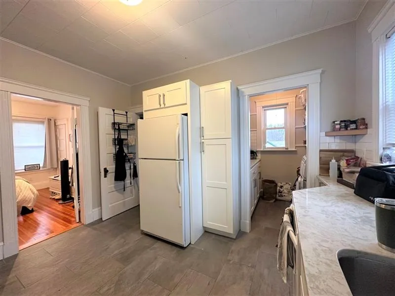 2 bed, 1 bath apartment for rent at 137 Dudley St Unit 3, North Cambridge — photo 8 of 18