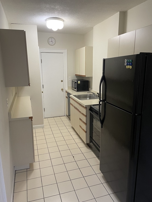 1 bed, 1 bath apartment for rent at 137 Englewood Ave Unit 25, Brighton — photo 6 of 11