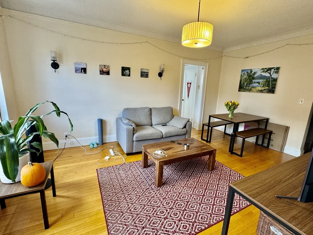 1 bed, 1 bath apartment for rent at 137 Englewood Ave Unit 42, Brighton — photo 2 of 12