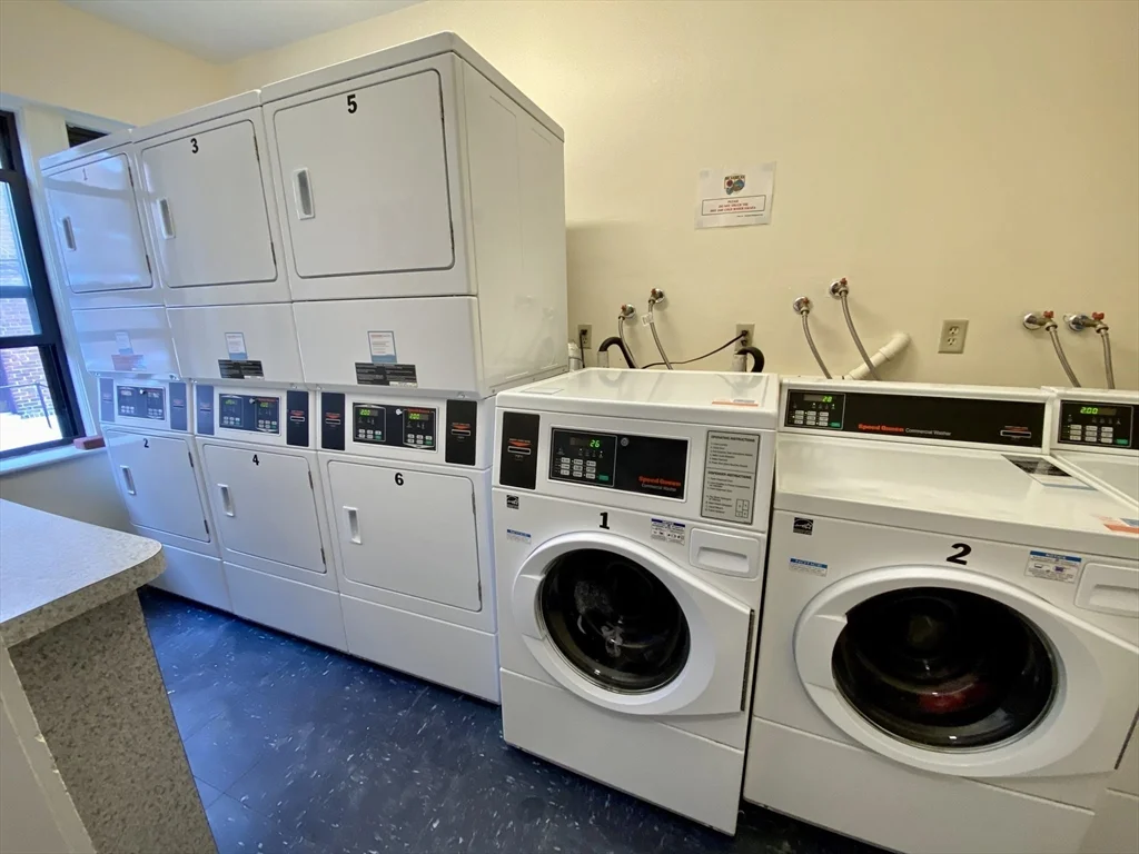 1 bed, 1 bath apartment for rent at 137 Englewood Ave Unit 42, Brighton — photo 7 of 12