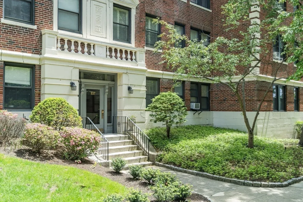 2 bed, 1 bath apartment for rent at 137 Englewood Ave Unit 5, Brighton — photo 29 of 35