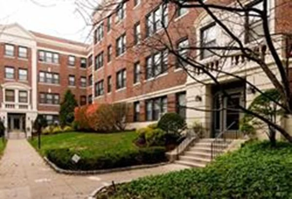 1 bed, 1 bath apartment for rent at 137 Englewood Rd Unit 37, Brighton — photo 2 of 17