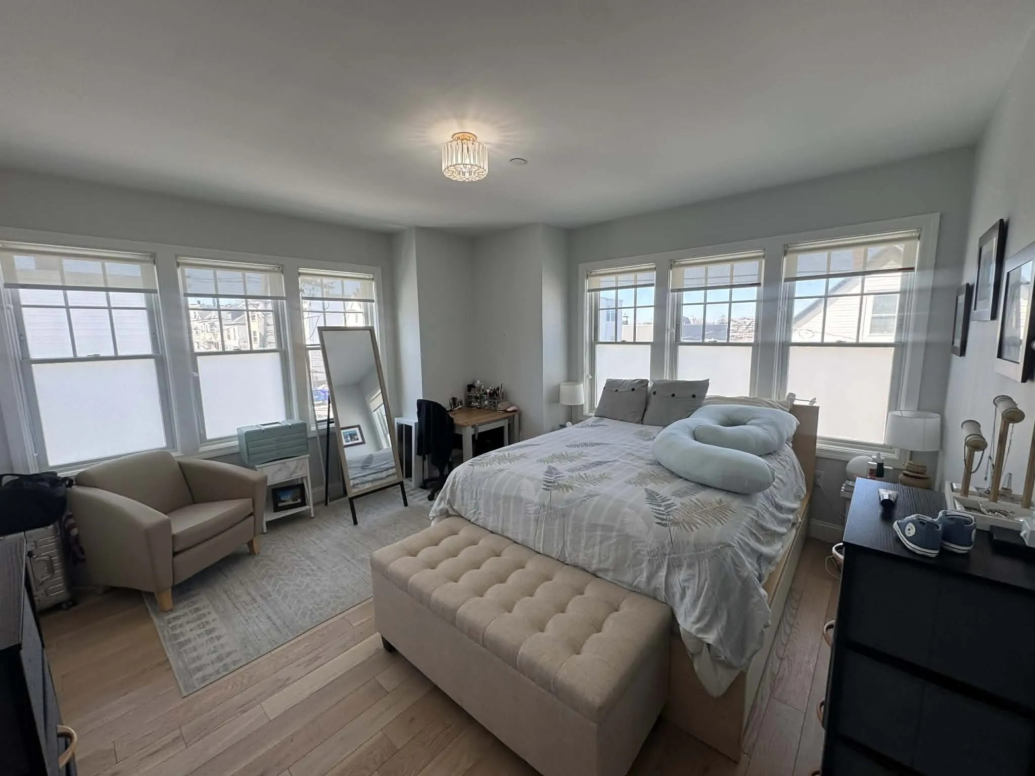 2 bed, 1 bath apartment for rent at 137 Falcon St Unit 2, Eagle Hill — photo 3 of 21