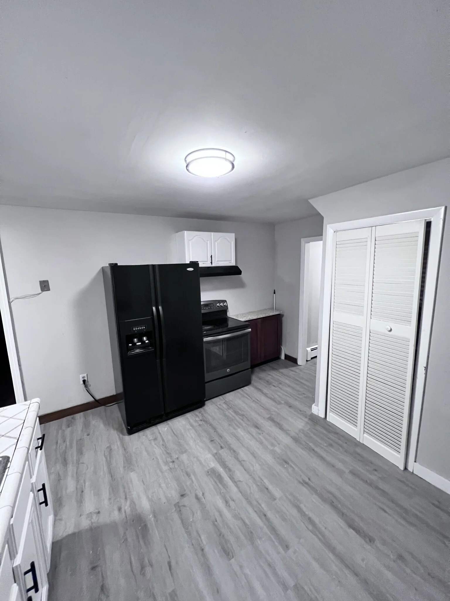 2 bed, 1 bath apartment for rent at 137 Florence St Unit 3, Everett — photo 2 of 10