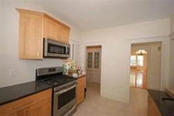 4 bed, 2 bath apartment for rent at 137 Gardner Rd Unit 1, Brookline — photo 8 of 20