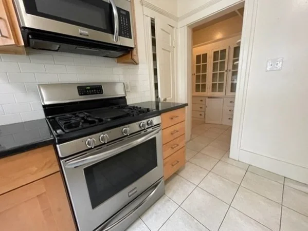 4 bed, 2 bath apartment for rent at 137 Gardner Rd Unit 1, Brookline — photo 10 of 20