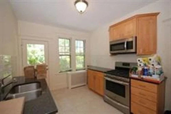 4 bed, 2 bath apartment for rent at 137 Gardner Rd Unit 1, Brookline — photo 7 of 20