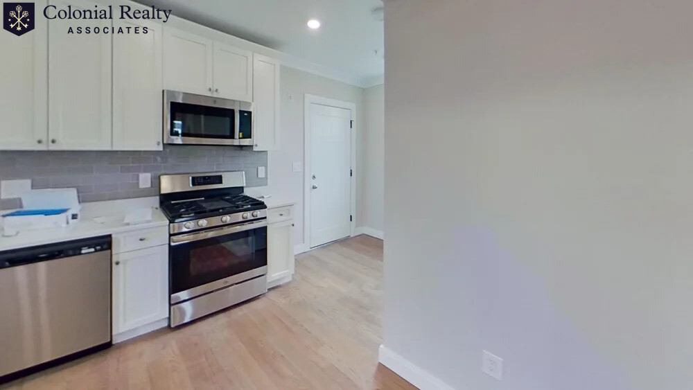 3 bed, 1 bath apartment for rent at 137 George St Unit 19, Roxbury — photo 3 of 8