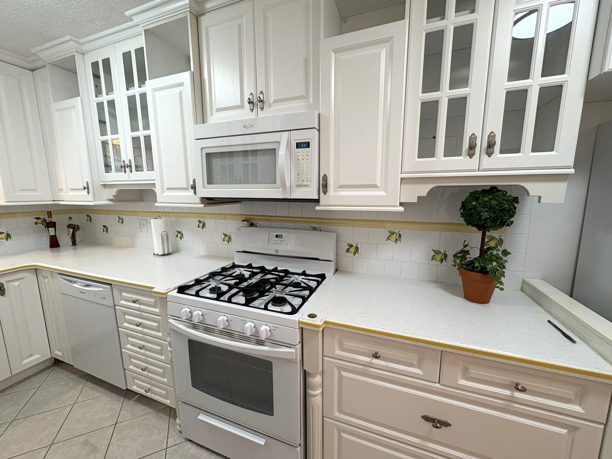 2 bed, 1 bath apartment for rent at 137 Lake Shore Rd Unit 2, Brighton — photo 6 of 15