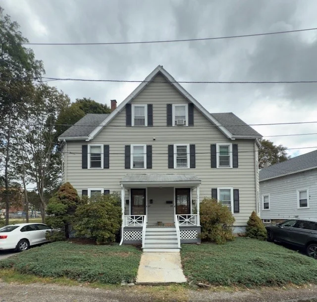 2 bed, 1 bath apartment for rent at 137 Lynde St Unit 2, Melrose