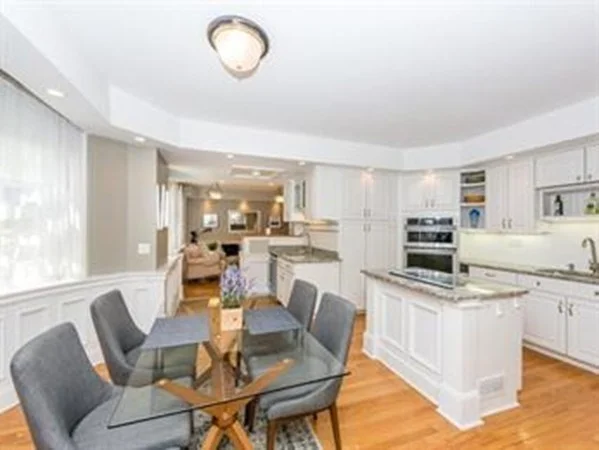 1 bed, 1 bath apartment for rent at 137 Marlborough St Unit 1, Back Bay — photo 4 of 23