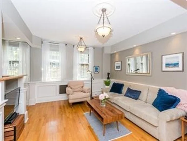 1 bed, 1 bath apartment for rent at 137 Marlborough St Unit 1, Back Bay — photo 11 of 23