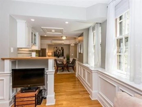 1 bed, 1 bath apartment for rent at 137 Marlborough St Unit 1, Back Bay — photo 10 of 23