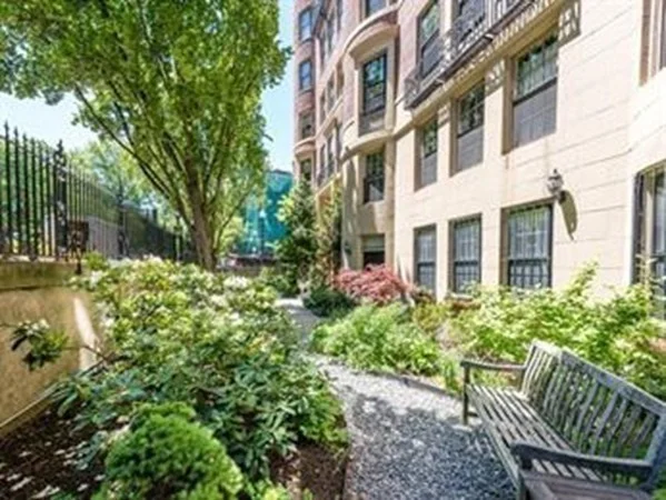 1 bed, 1 bath apartment for rent at 137 Marlborough St Unit 1, Back Bay — photo 21 of 23