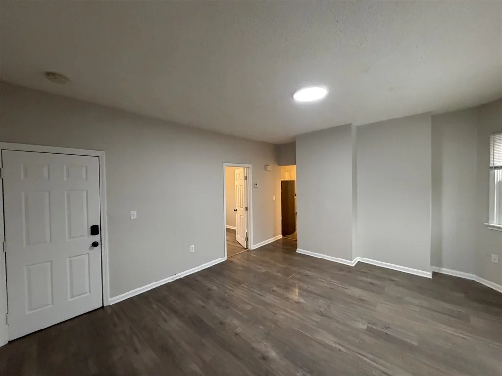 2 bed, 1 bath apartment for rent at 137 Midland Unit 1, Lowell — photo 5 of 16
