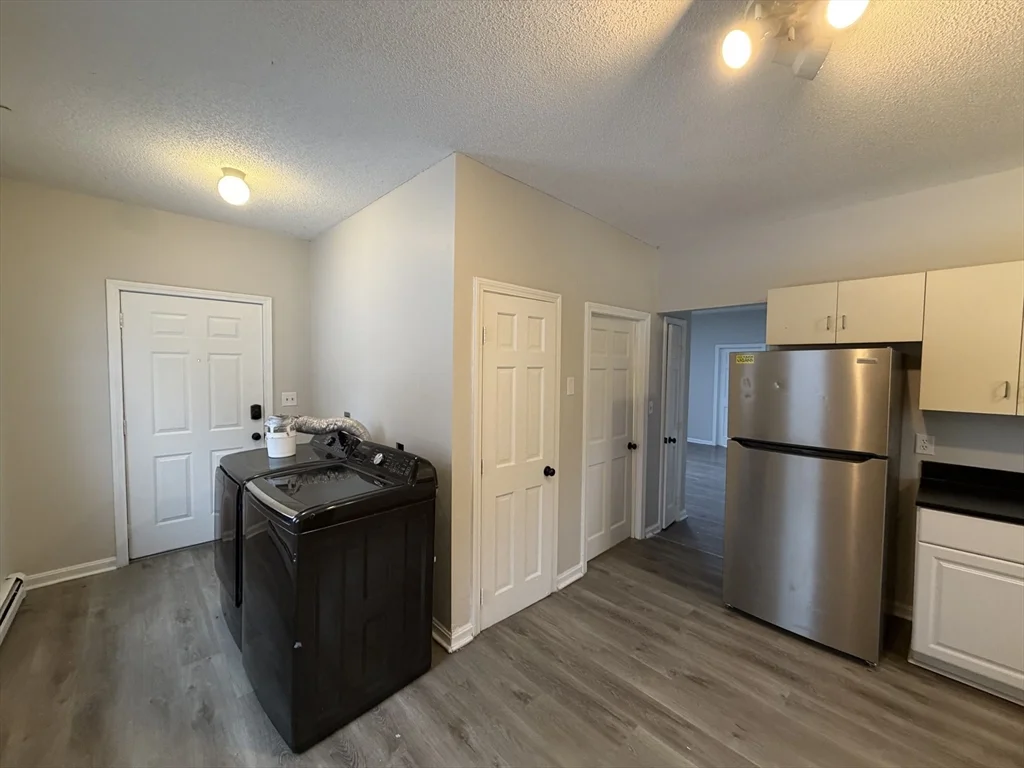 2 bed, 1 bath apartment for rent at 137 Midland Unit 1, Lowell — photo 3 of 16