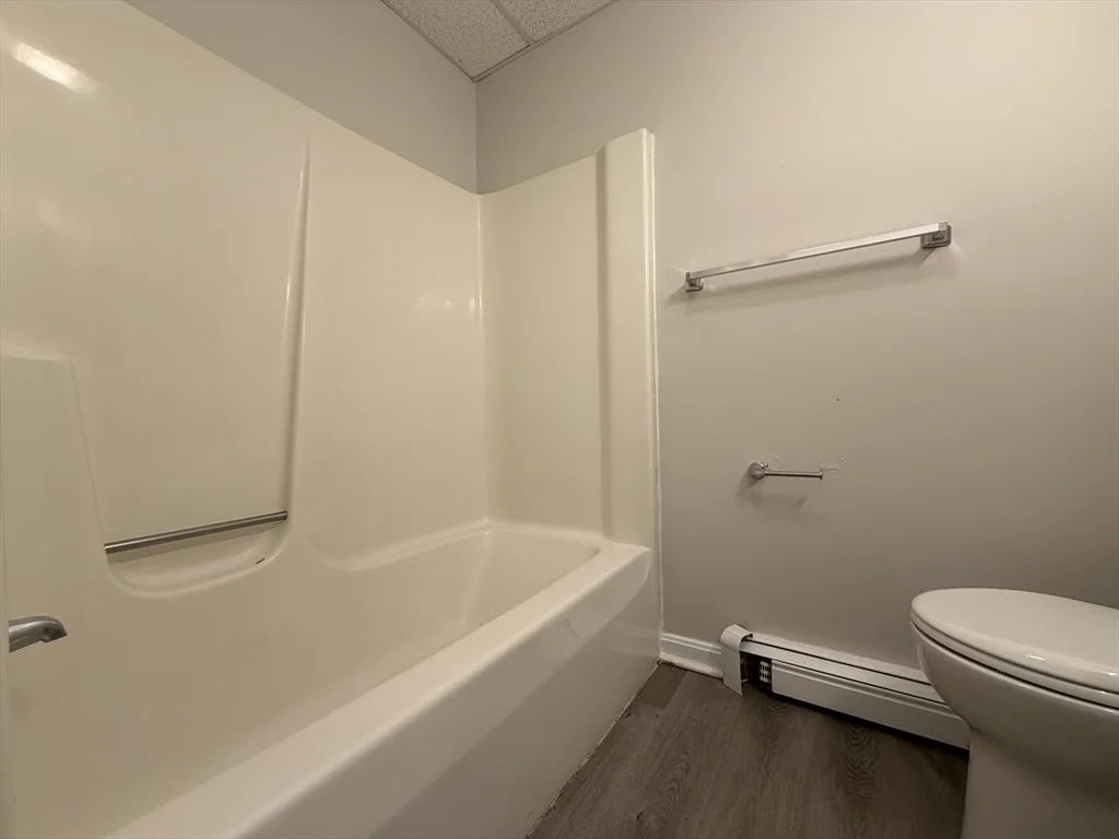 2 bed, 1 bath apartment for rent at 137 Midland Unit 1, Lowell — photo 14 of 16