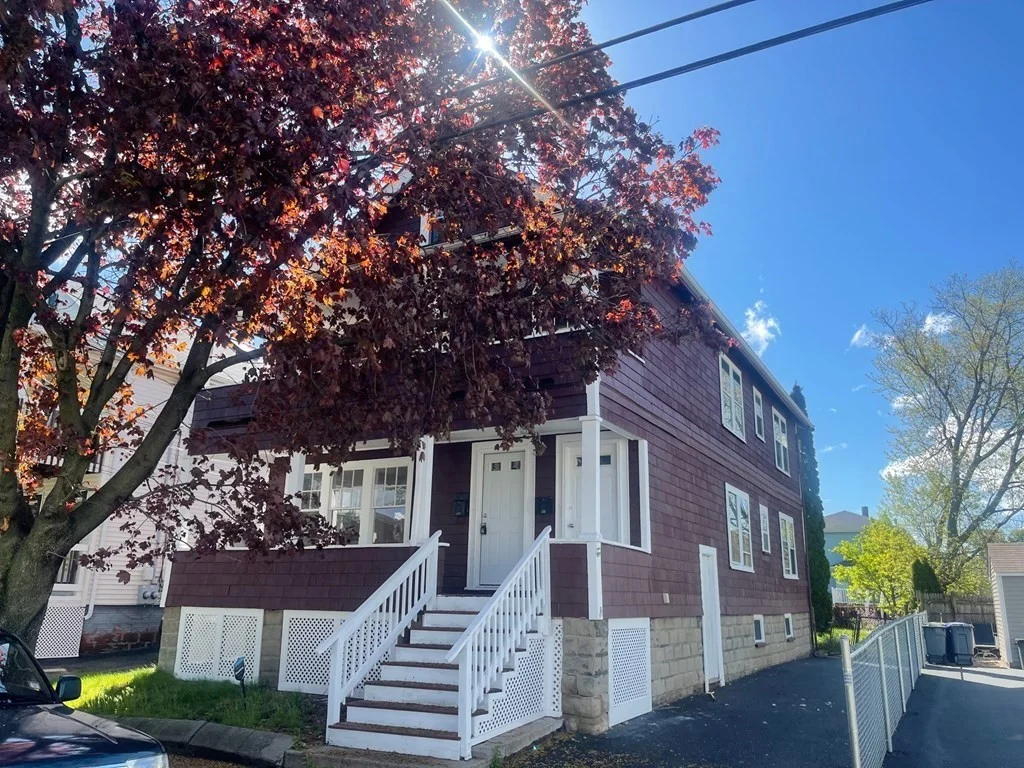 2 bed, 1 bath apartment for rent at 137 Mills St Unit 1, Malden